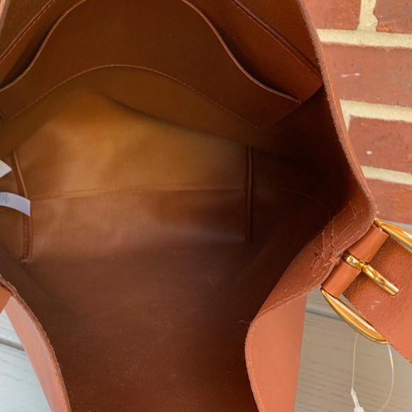 Madewell The Essential Bucket Tote - Picture 10 of 13